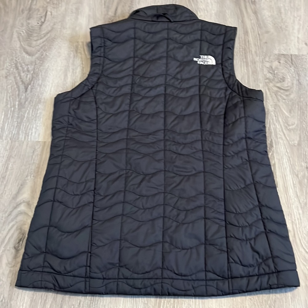 The north face vest . Size XS - Picture 9 of 9